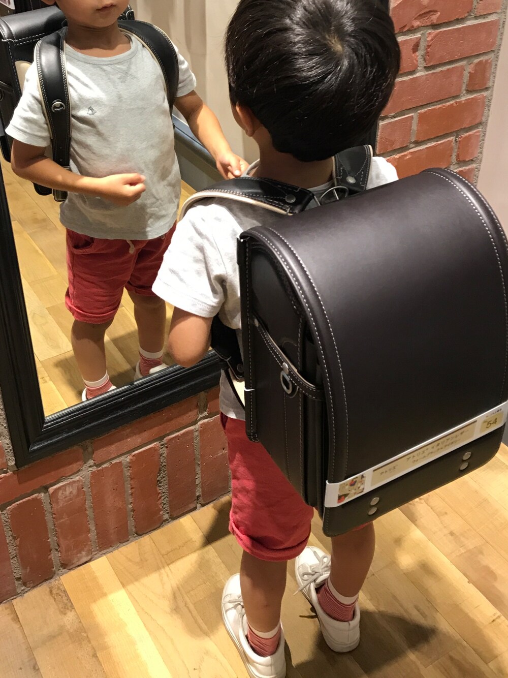 「ラン活、短パン小僧、土屋鞄、ランドセル、イタリアンレザー、ウォームブラック、年長男子」｜「ZARAのアイテム（その他パンツ、レッド系）」を使った、shuntakyotaさん（キッズ・110cm）の夏コーディネートの1枚目の写真