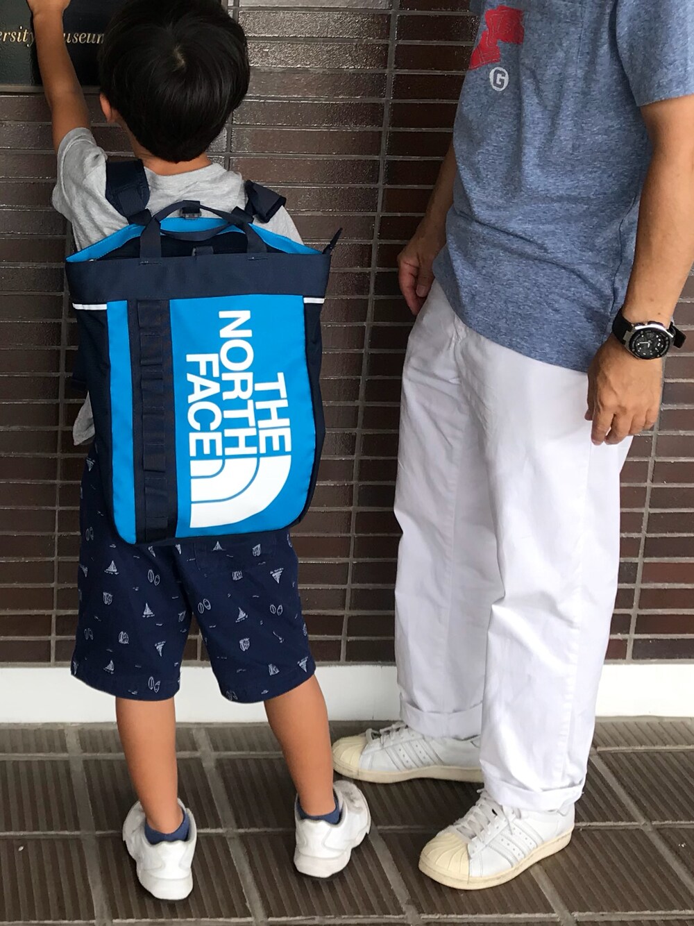 「夏休み、小学生、たんぱんこぞう」｜「THE NORTH FACEのアイテム（バックパック/リュック、ブルー系）」を使った、shuntakyotaさん（キッズ・120cm）の秋コーディネートの1枚目の写真