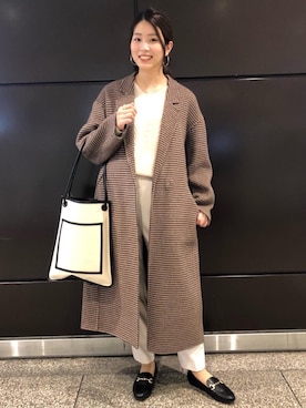 「オールホワイト」｜「アイテム（チェスターコート）」を使った、宮﨑　菜摘さん（レディース・155cm）の冬コーディネート