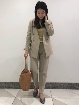「オフィス」｜「アイテム（ノーカラージャケット）」を使った、宮﨑　菜摘さん（レディース・155cm）の冬コーディネート