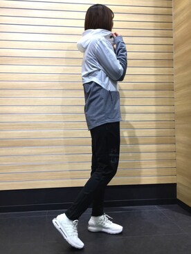 「アクティブ」｜「アイテム（パーカー）」を使った、いくみさん（レディース・168cm）の冬コーディネート