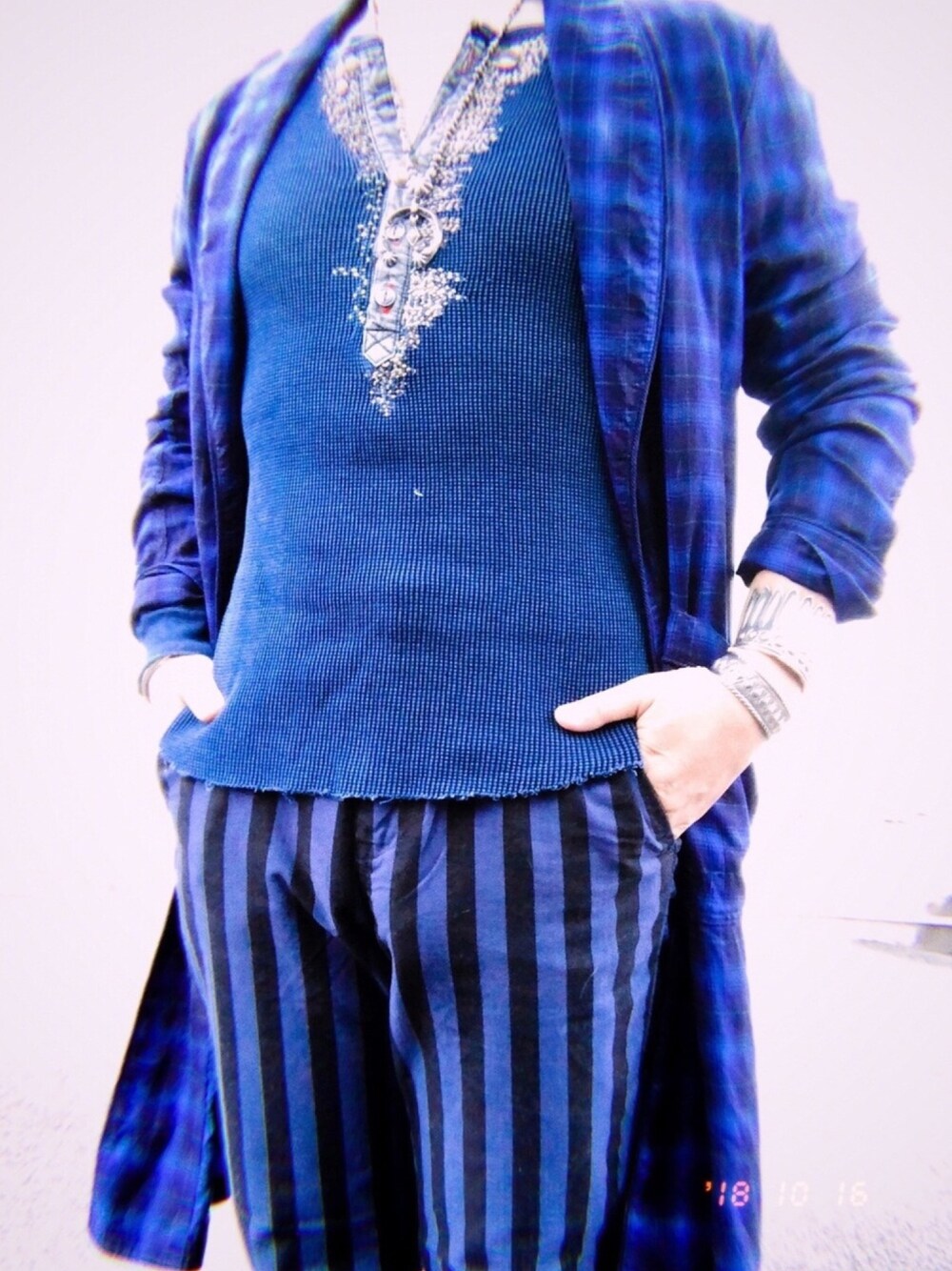「ネイビー、ネイビーコーデ、チェック×ストライプ、チェック柄、ストライプパンツ、ootd、vintage、セットアップ風、セットアップ」｜「全身の全身（その他、その他）」を使った、K$Uさん（メンズ・178cm）の秋コーディネートの1枚目の写真