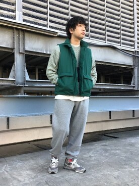 「NEWBALANCE」｜「アイテム（財布/小物）」を使った、奥原さん（メンズ・177cm）の秋コーディネート