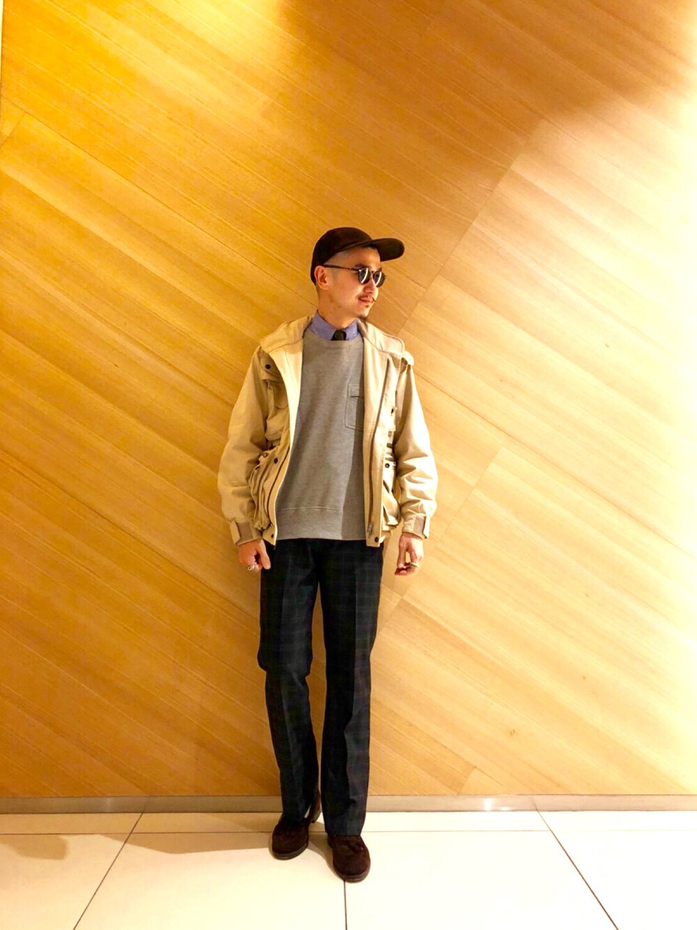 「7×7、ALDEN」｜「renomaのアイテム（ブルゾン、ベージュ系）」を使った、inata shinyaさん（メンズ・174cm）の春コーディネートの1枚目の写真