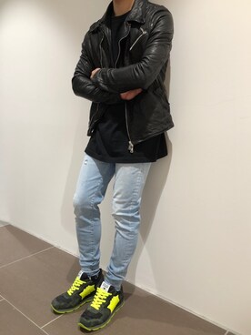 「surt」｜「アイテム（ライダースジャケット）」を使った、岡田さん（メンズ・165cm）の夏コーディネート