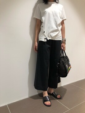 「Yasutoshi Ezumi（ヤストシエズミ）のアイテム」を使った、岡田さん（レディース・162cm）の夏コーディネート