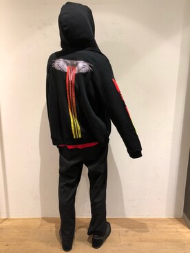 「MARCELO BURLON（マルセロ・バーロン）のアイテム」を使った、岡田さん（メンズ・182cm）の夏コーディネート