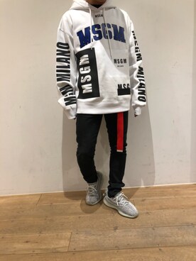 「MSGM（エムエスジーエム）のアイテム（パーカー）」を使った、岡田さん（メンズ・165cm）の夏コーディネート