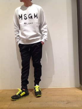「MSGM（エムエスジーエム）のアイテム（スウェット）」を使った、岡田さん（メンズ・175cm）の夏コーディネート