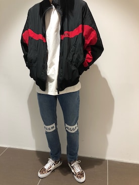 「MSGM（エムエスジーエム）のアイテム（パンツ）」を使った、岡田さん（メンズ・185cm）の秋コーディネート