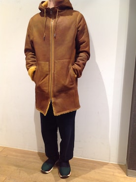 「B2nd」｜「アイテム（ムートンコート）」を使った、岡田さん（メンズ・172cm）の秋コーディネート