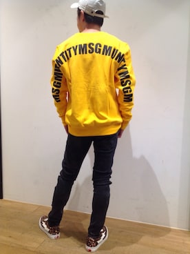 「MSGM（エムエスジーエム）のアイテム（スウェット）」を使った、岡田さん（メンズ・168cm）の秋コーディネート