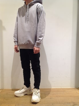 「B'2nd（ビーセカンド）のアイテム（パーカー）」を使った、岡田さん（メンズ・158cm）の秋コーディネート