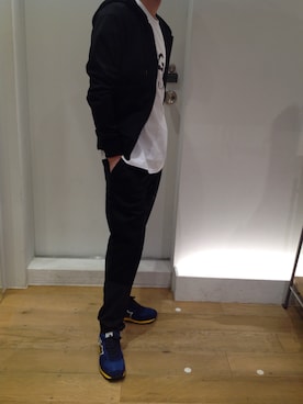 「MSGM（エムエスジーエム）のアイテム（Tシャツ/カットソー）」を使った、岡田さん（メンズ・170cm）の春コーディネート