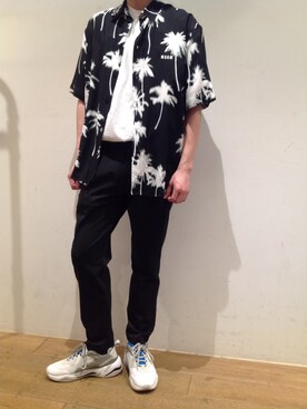 「MSGM（エムエスジーエム）のアイテム（シャツ/ブラウス）」を使った、岡田さん（メンズ・172cm）の春コーディネート
