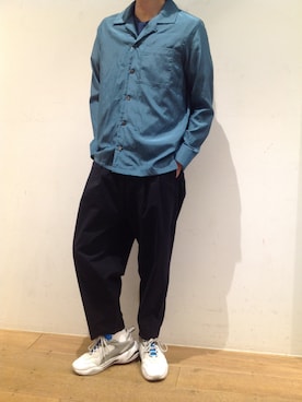 「KAZUYUKI KUMAGAI」｜「アイテム（スラックス）」を使った、岡田さん（メンズ・170cm）の夏コーディネート