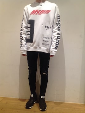 「MSGM（エムエスジーエム）のアイテム（スウェット）」を使った、岡田さん（メンズ・172cm）の秋コーディネート