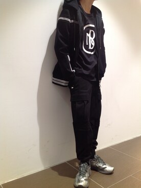 「NEIL BARRETT（ニールバレット）のアイテム（パンツ）」を使った、岡田さん（メンズ・172cm）の冬コーディネート