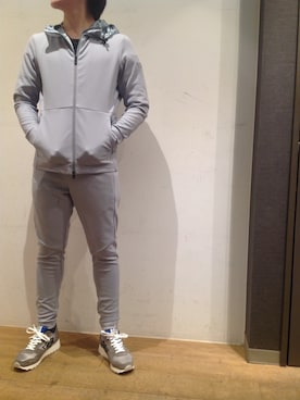 「TATRAS（タトラス）のアイテム（パンツ）」を使った、岡田さん（メンズ・170cm）の冬コーディネート