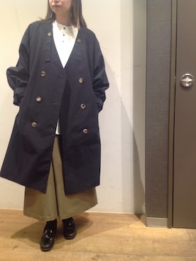 「TATRAS」｜「アイテム（ステンカラーコート）」を使った、岡田さん（レディース・158cm）の冬コーディネート