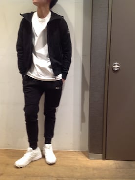 「TATRAS」｜「アイテム（パーカー）」を使った、岡田さん（メンズ・172cm）の冬コーディネート
