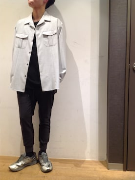 「ATTACHMENT（アタッチメント）のハイテンションツイル ジョガーパンツ（その他パンツ）」を使った、岡田さん（メンズ・172cm）の春コーディネート