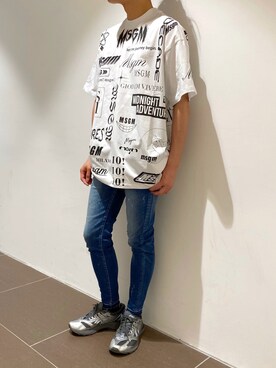「MSGM（エムエスジーエム）のアイテム（トップス）」を使った、岡田さん（メンズ・172cm）の春コーディネート