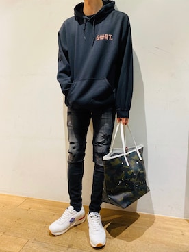 「surt（サート）のアイテム（トップス）」を使った、岡田さん（メンズ・172cm）の春コーディネート