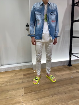 「MSGM（エムエスジーエム）のアイテム（シューズ）」を使った、岡田さん（メンズ・180cm）の春コーディネート