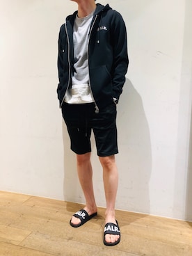 「BALR.（ボーラー）のアイテム（サンダル）」を使った、岡田さん（メンズ・172cm）の夏コーディネート