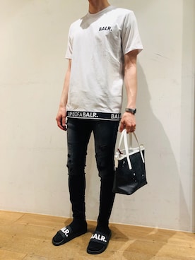 「BALR.（ボーラー）のアイテム（サンダル）」を使った、岡田さん（メンズ・172cm）の夏コーディネート