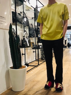 「OURET（オーレット）のアイテム（Tシャツ/カットソー）」を使った、岡田さん（メンズ・172cm）の夏コーディネート