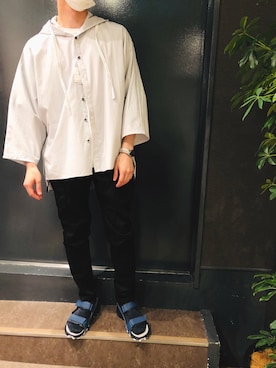 「OURET（オーレット）のアイテム（トップス）」を使った、岡田さん（メンズ・172cm）の夏コーディネート