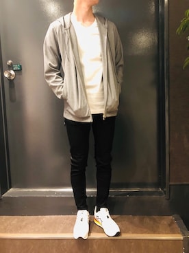 「OURET（オーレット）のアイテム（トップス）」を使った、岡田さん（メンズ・172cm）の夏コーディネート