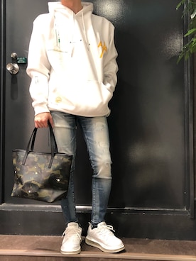 「B'2nd（ビーセカンド）のアイテム（パーカー）」を使った、岡田さん（メンズ・172cm）の冬コーディネート