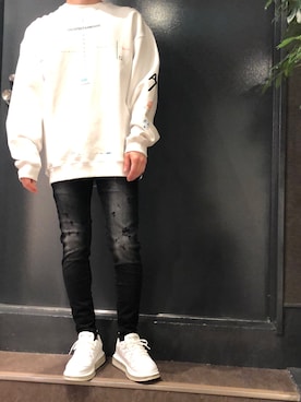 「B'2nd（ビーセカンド）のアイテム（スウェット）」を使った、岡田さん（メンズ・172cm）の冬コーディネート