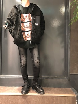 「グラフィックＴ」｜「アイテム（ブルゾン）」を使った、岡田さん（メンズ・172cm）の冬コーディネート