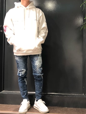 「B'2nd（ビーセカンド）のアイテム（パーカー）」を使った、岡田さん（メンズ・172cm）の冬コーディネート