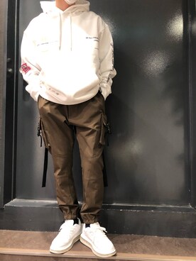 「B'2nd（ビーセカンド）のアイテム（パーカー）」を使った、岡田さん（メンズ・172cm）の冬コーディネート
