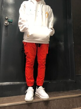 「B'2nd（ビーセカンド）のアイテム（パーカー）」を使った、岡田さん（メンズ・172cm）の冬コーディネート