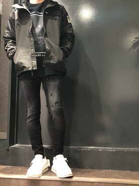 「グラフィックＴ」｜「アイテム（ブルゾン）」を使った、岡田さん（メンズ・172cm）の冬コーディネート