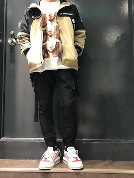 「グラフィックＴ」｜「アイテム（ブルゾン）」を使った、岡田さん（メンズ・172cm）の冬コーディネート