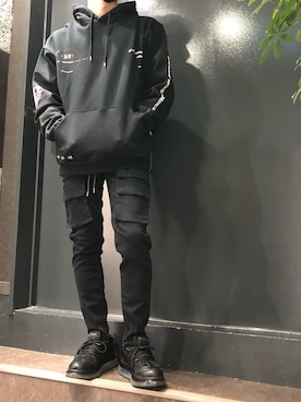 「B'2nd（ビーセカンド）のアイテム（パーカー）」を使った、岡田さん（メンズ・172cm）の冬コーディネート