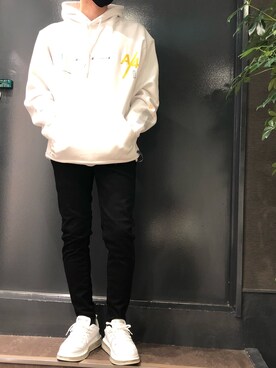 「B'2nd（ビーセカンド）のアイテム（パーカー）」を使った、岡田さん（メンズ・172cm）の冬コーディネート