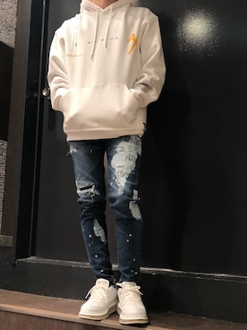 「B'2nd（ビーセカンド）のアイテム（パーカー）」を使った、岡田さん（メンズ・172cm）の冬コーディネート