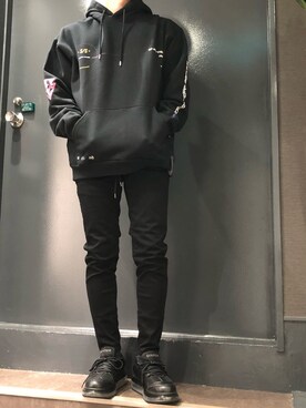 「B'2nd（ビーセカンド）のアイテム（パーカー）」を使った、岡田さん（メンズ・172cm）の冬コーディネート