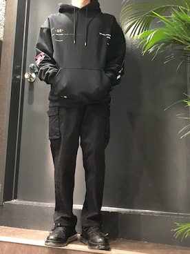 「B'2nd（ビーセカンド）のアイテム（パーカー）」を使った、岡田さん（メンズ・172cm）の冬コーディネート