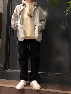 「Stepney Workers Club（ステファニーワーカーズクラブ）のアイテム」を使った、岡田さん（メンズ・172cm）の春コーディネート