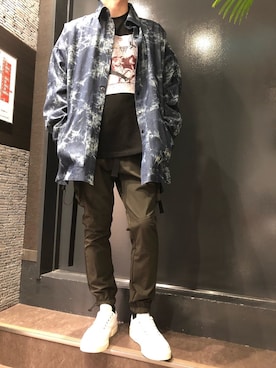 「Stepney Workers Club（ステファニーワーカーズクラブ）のアイテム」を使った、岡田さん（メンズ・172cm）の春コーディネート