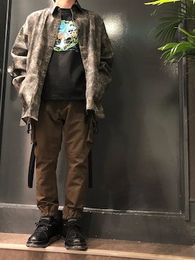 「B'2nd（ビーセカンド）のアイテム（スニーカー）」を使った、岡田さん（メンズ・172cm）の春コーディネート